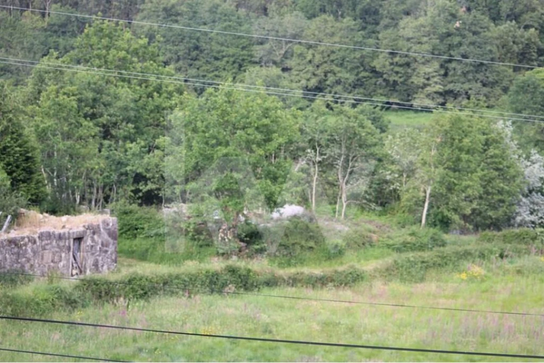 Terreno para Venda em Padornelo Foto 1