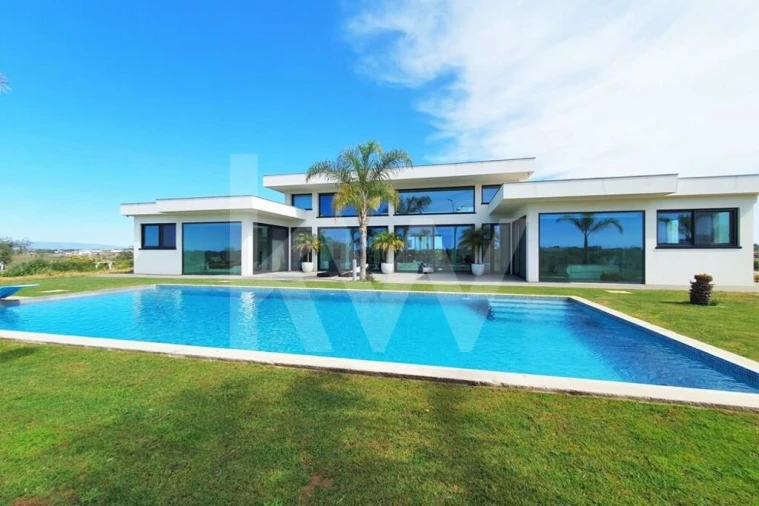 Moradia T5 para Venda em Guia Foto 2