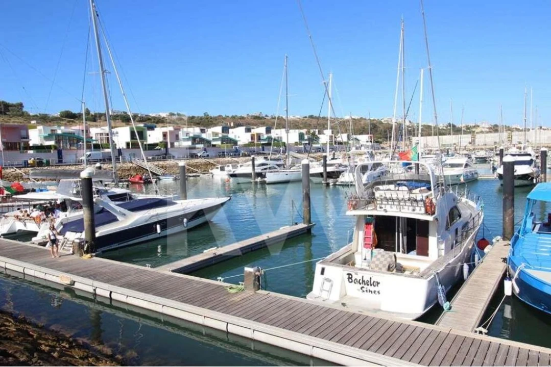 Moradia T5 para Venda em Guia Foto 63