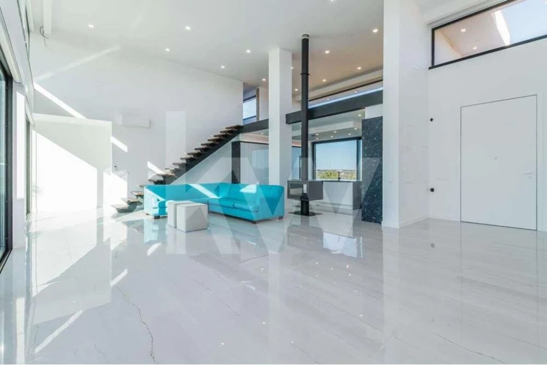 Moradia T5 para Venda em Guia Foto 15