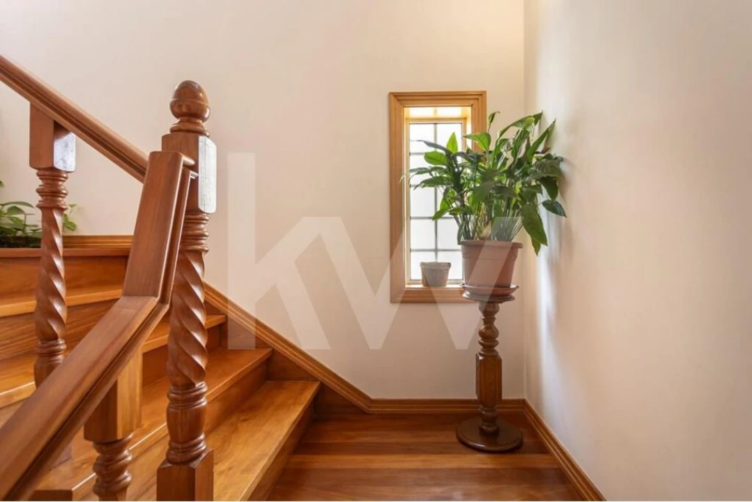 Moradia T5 para Venda em Vialonga Foto 27