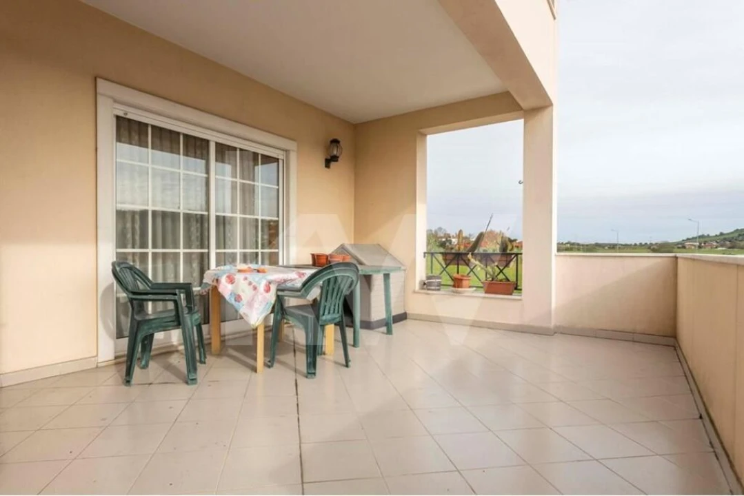 Moradia T5 para Venda em Vialonga Foto 23