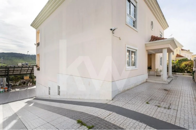 Moradia T5 para Venda em Vialonga Foto 58