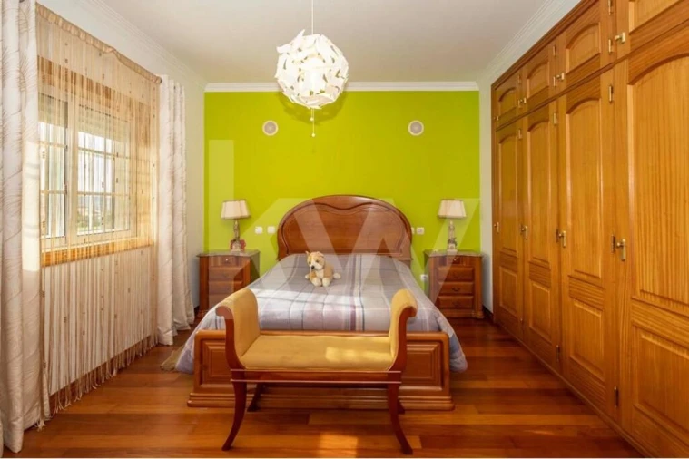 Moradia T5 para Venda em Vialonga Foto 29