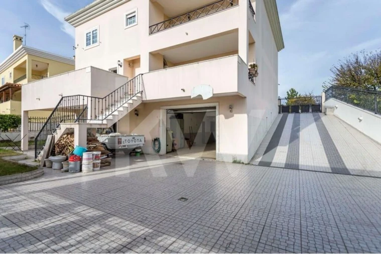 Moradia T5 para Venda em Vialonga Foto 55