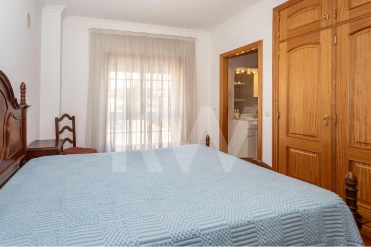 Moradia T5 para Venda em Vialonga Foto 45