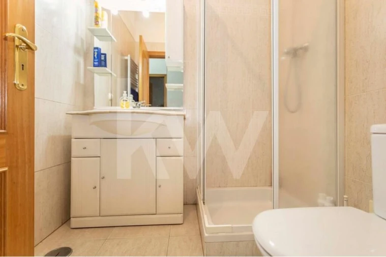 Moradia T5 para Venda em Vialonga Foto 52