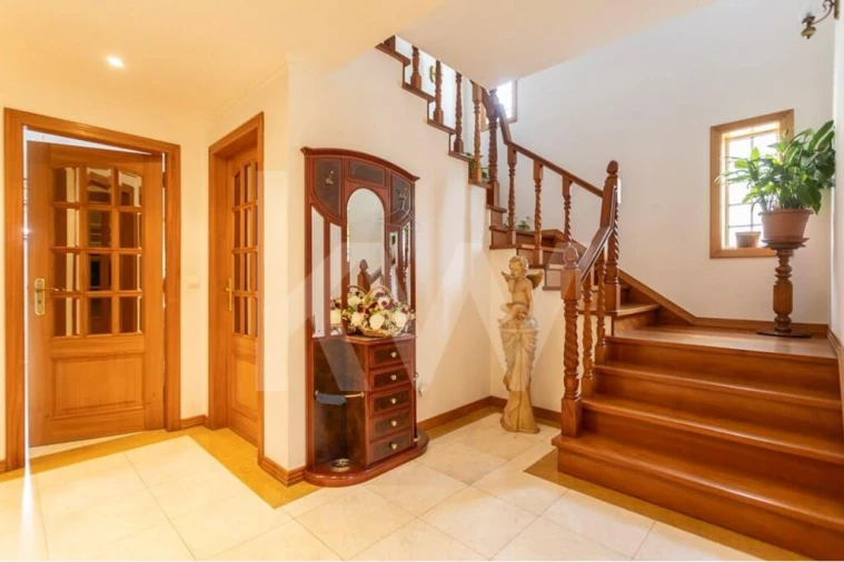 Moradia T5 para Venda em Vialonga