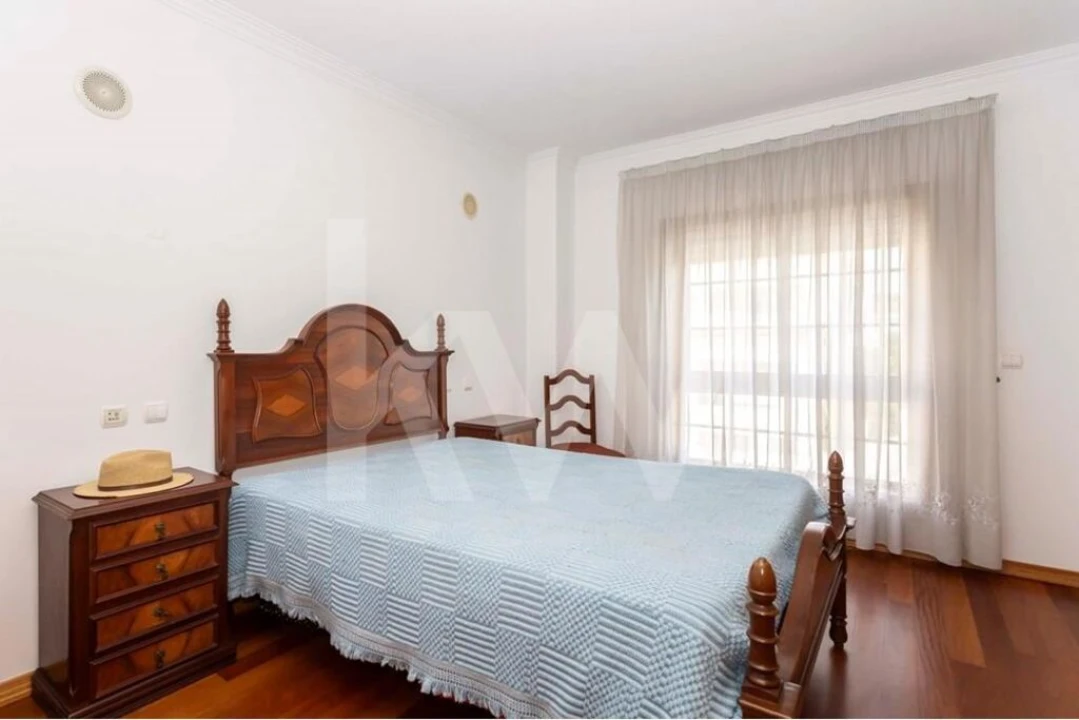 Moradia T5 para Venda em Vialonga Foto 44