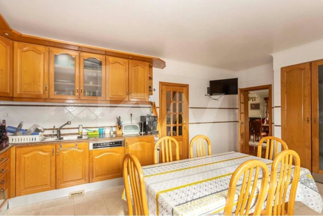 Moradia T5 para Venda em Vialonga Foto 18