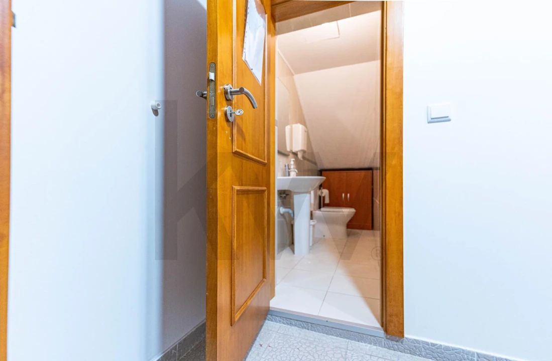 Moradia T4 para Venda em Barcarena Foto 47