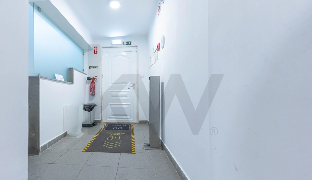 Moradia T4 para Venda em Barcarena Foto 50