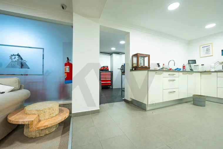 Moradia T4 para Venda em Barcarena Foto 46