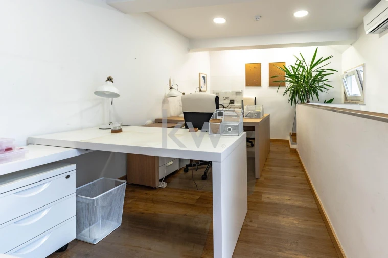 Moradia T4 para Venda em Barcarena Foto 26