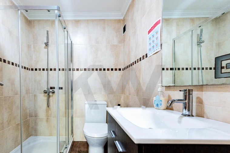 Moradia T4 para Venda em Barcarena Foto 40