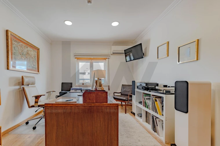 Moradia T4 para Venda em Barcarena Foto 22