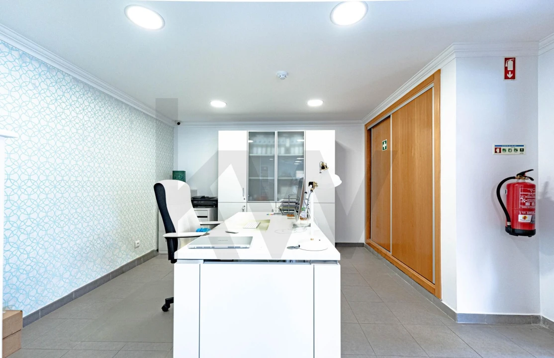 Moradia T4 para Venda em Barcarena Foto 39