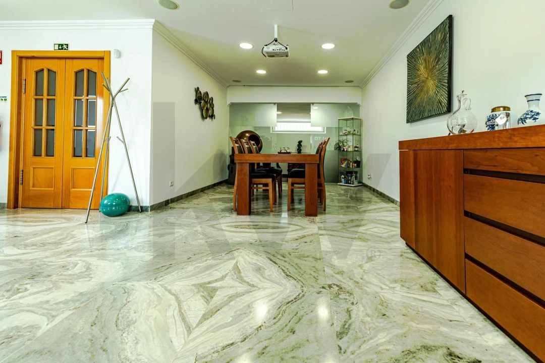 Moradia T4 para Venda em Barcarena Foto 6