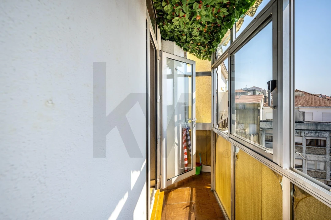 Apartamento T2 para Venda em Paranhos Foto 3