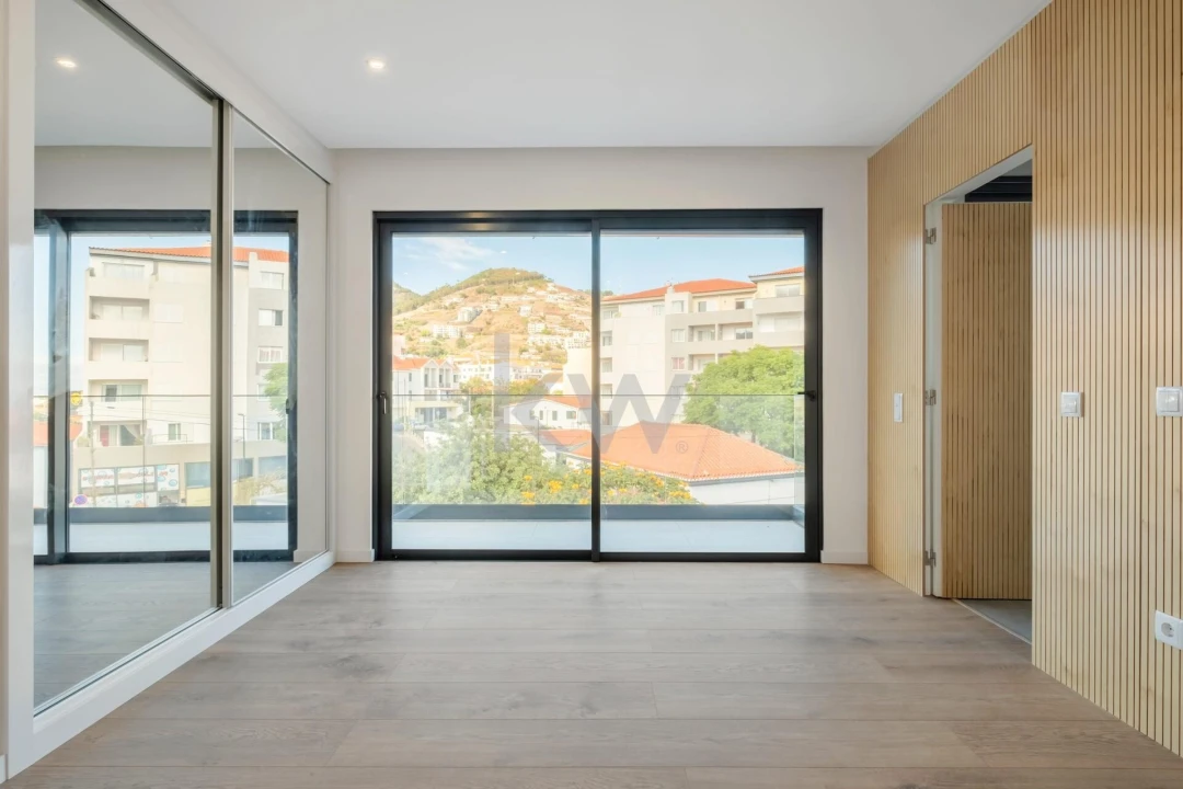 Apartamento T3 para Venda em Caniço Foto 33