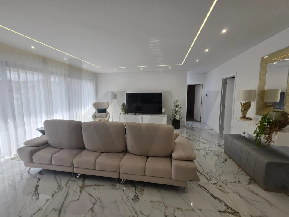 Apartamento T3 para Venda em Caniço Foto 10