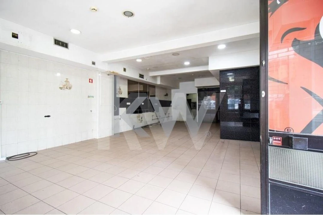 Loja para Venda em Cacém e São Marcos Foto 4