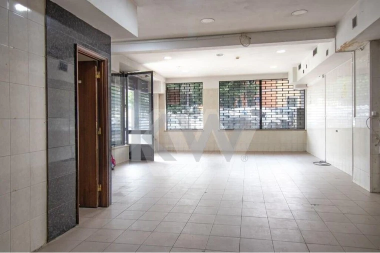 Loja para Venda em Cacém e São Marcos Foto 2