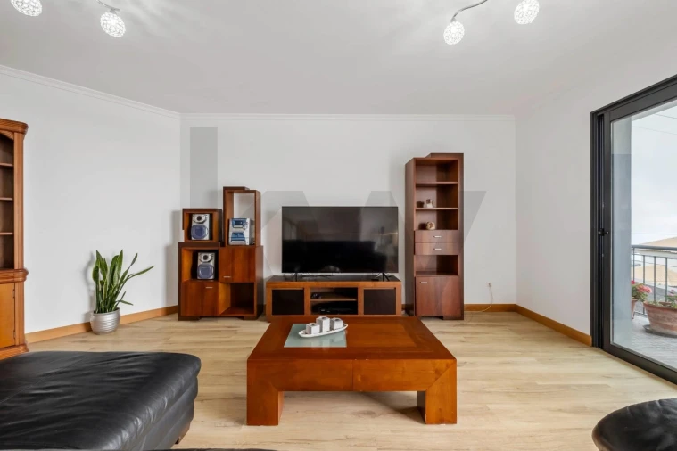 Moradia T4 para Venda em Arco da Calheta Foto 8