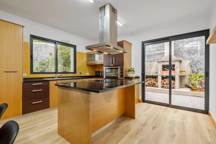 Moradia T4 para Venda em Arco da Calheta Foto 13