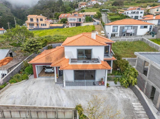 Moradia T4 para Venda em Arco da Calheta Foto 52