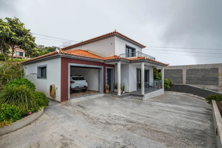 Moradia T4 para Venda em Arco da Calheta Foto 40