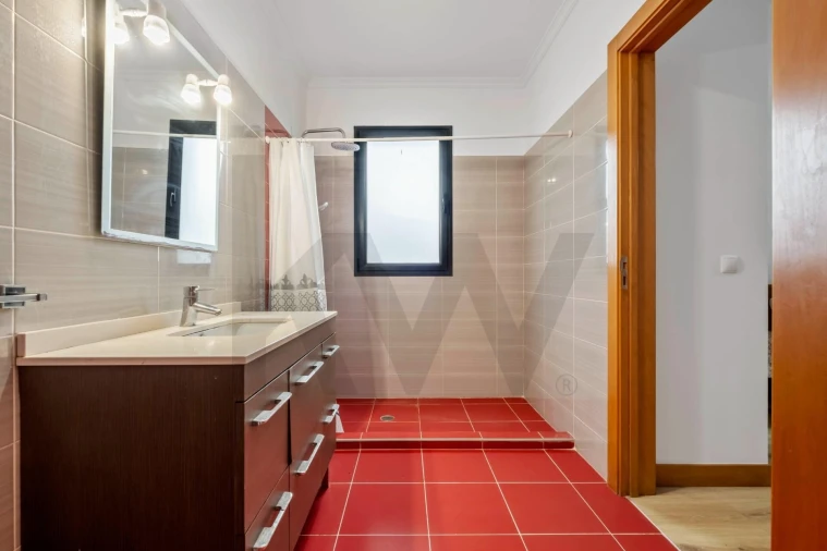 Moradia T4 para Venda em Arco da Calheta Foto 25