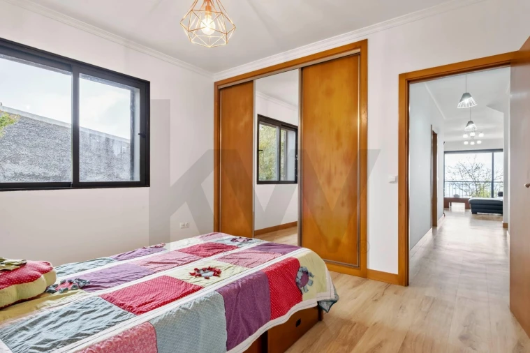 Moradia T4 para Venda em Arco da Calheta Foto 18