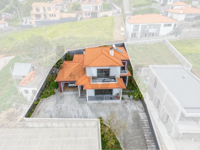 Moradia T4 para Venda em Arco da Calheta Foto 59