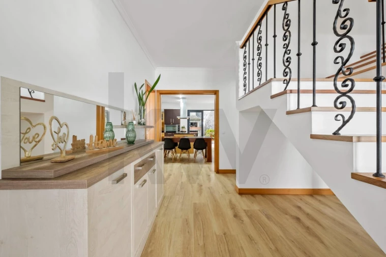 Moradia T4 para Venda em Arco da Calheta Foto 9