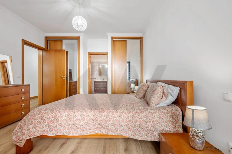 Moradia T4 para Venda em Arco da Calheta Foto 23