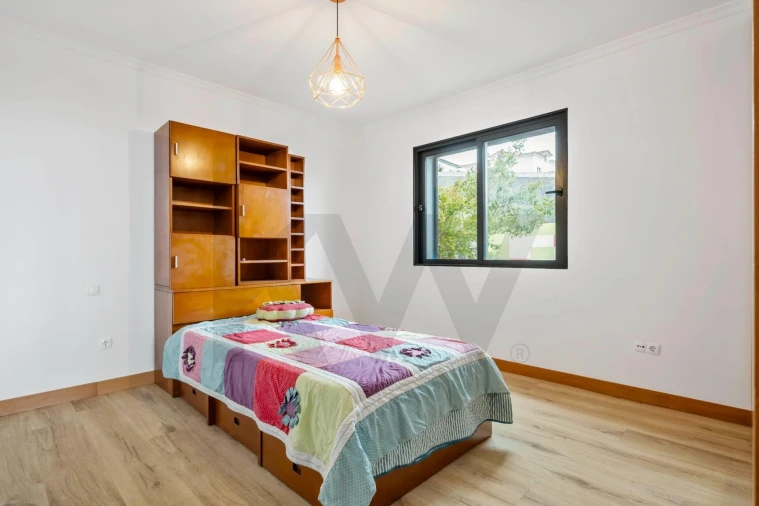 Moradia T4 para Venda em Arco da Calheta Foto 17