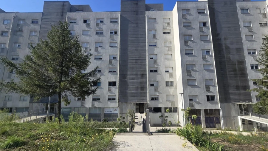 Apartamento T3 para Venda em Vilar de Andorinho Foto 1