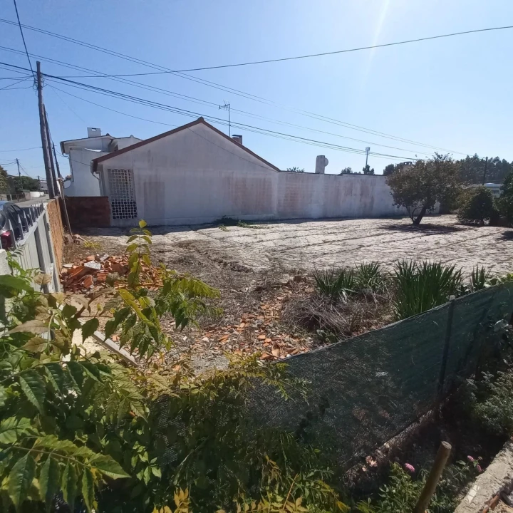 Terreno para Venda em Marinha Grande Foto 1