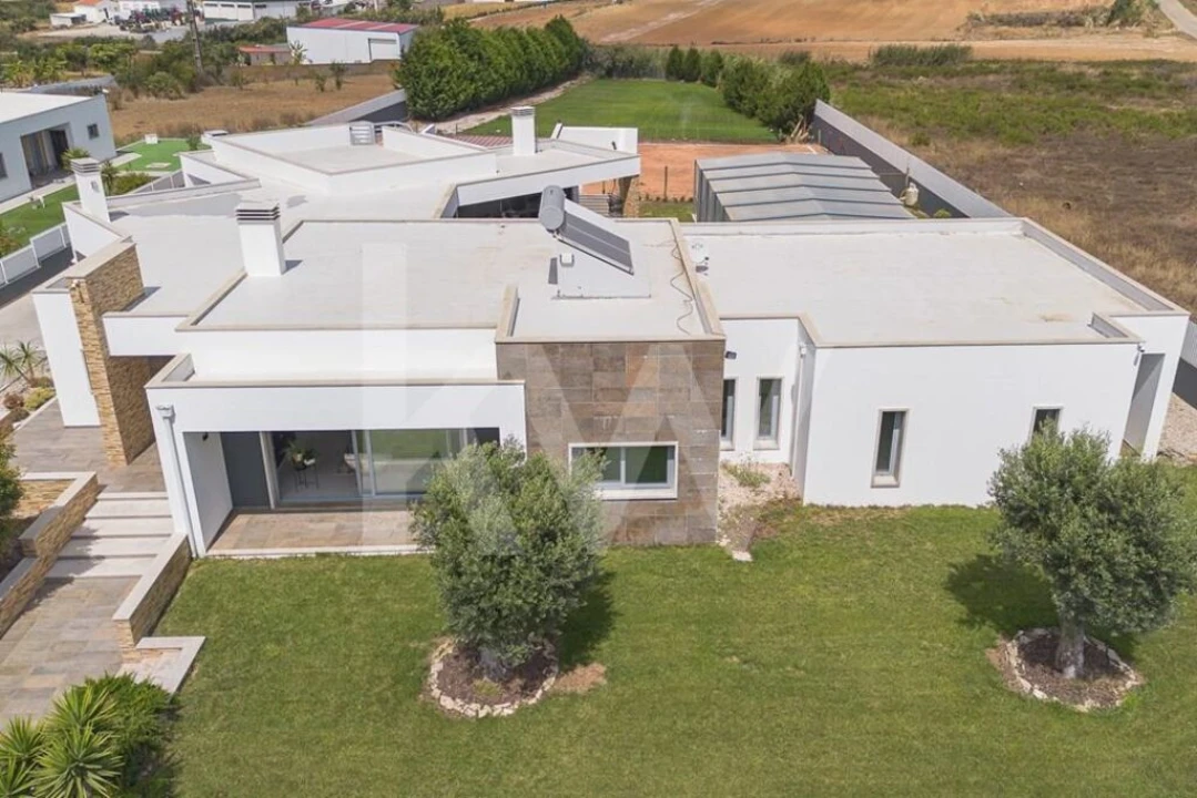 Moradia T4 para Venda em Atouguia da Baleia Foto 2