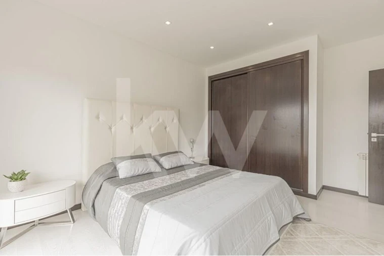 Moradia T4 para Venda em Atouguia da Baleia Foto 39