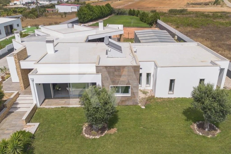 Moradia T4 para Venda em Atouguia da Baleia Foto 2