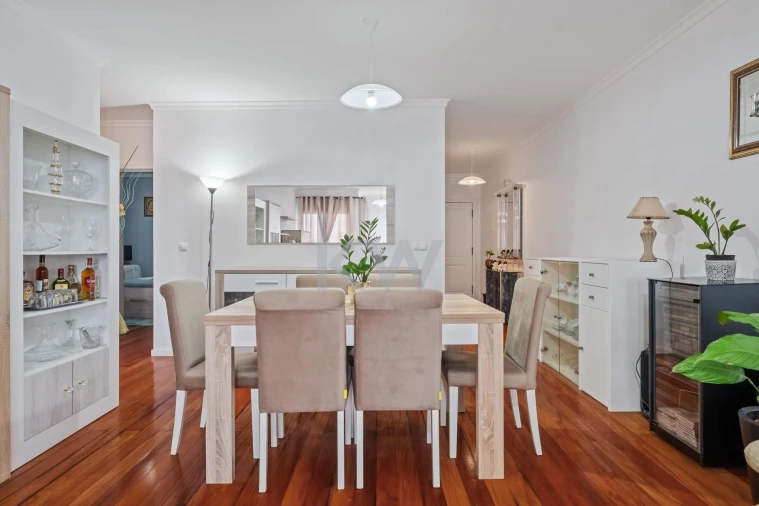 Apartamento T2 para Venda em Caniço Foto 4