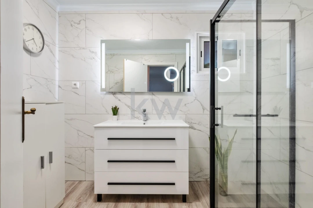 Apartamento T2 para Venda em Caniço Foto 18