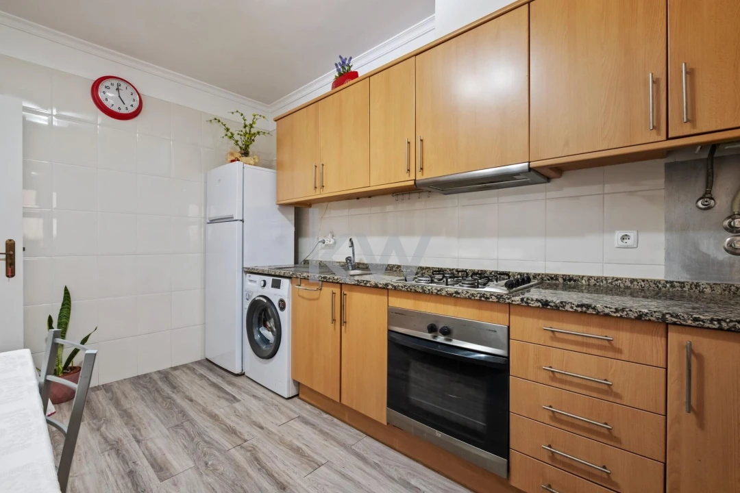 Apartamento T2 para Venda em Caniço Foto 16