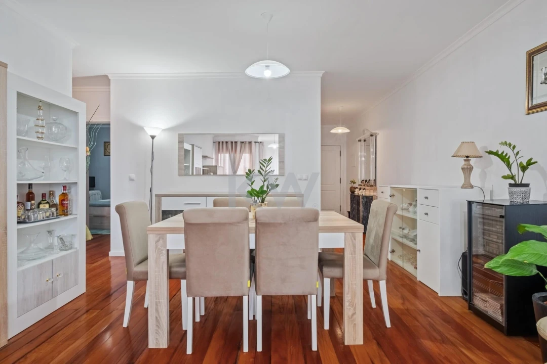 Apartamento T2 para Venda em Caniço Foto 4