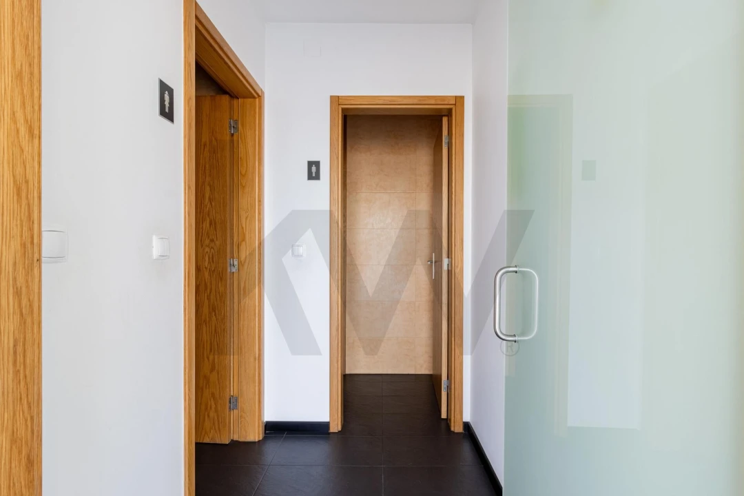 Armazém para Arrendamento em São João da Madeira Foto 26