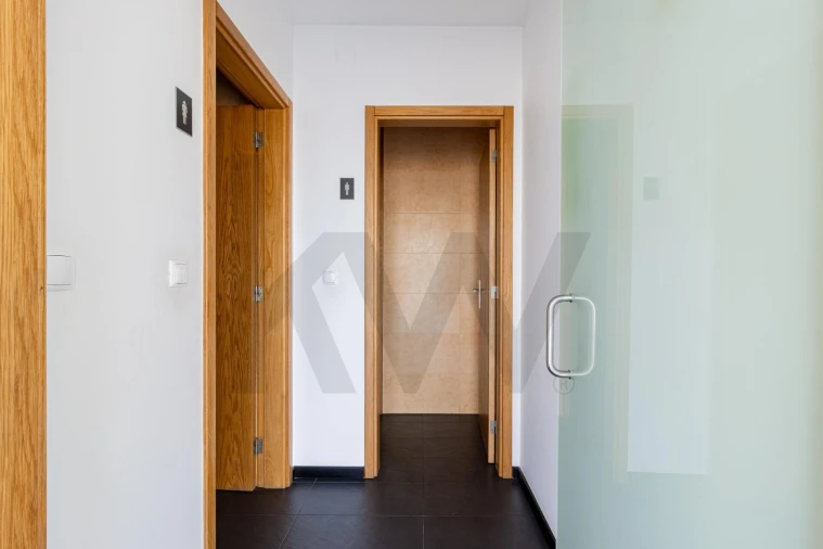 Armazém para Arrendamento em São João da Madeira Foto 26