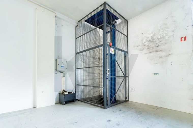 Armazém para Arrendamento em São João da Madeira Foto 29