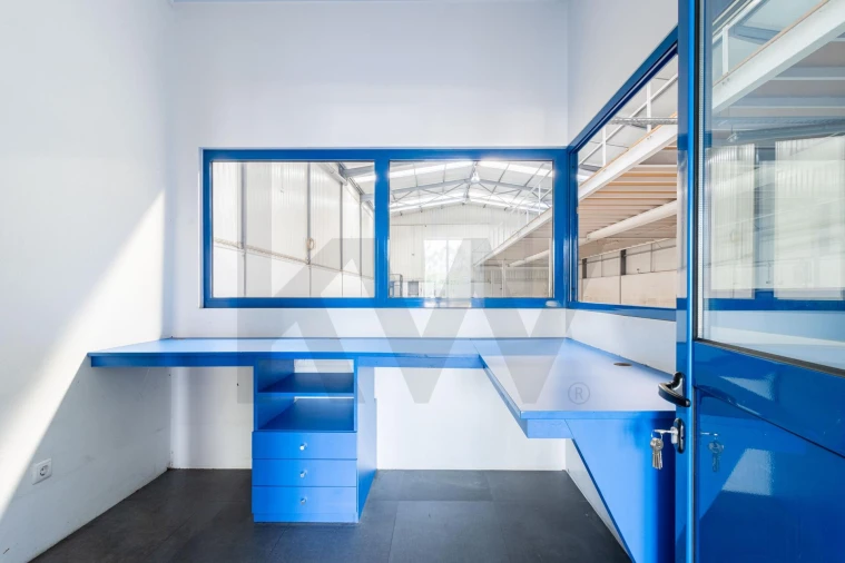 Armazém para Arrendamento em São João da Madeira Foto 10